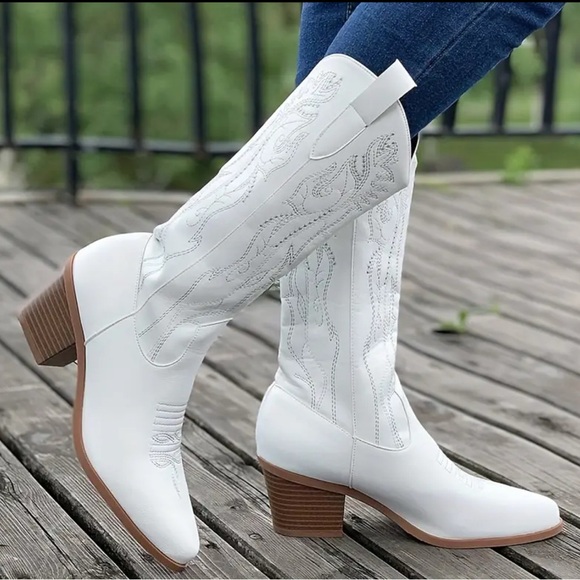 Heeled Boots with Embroidered Pattern - Picture 2 of 5